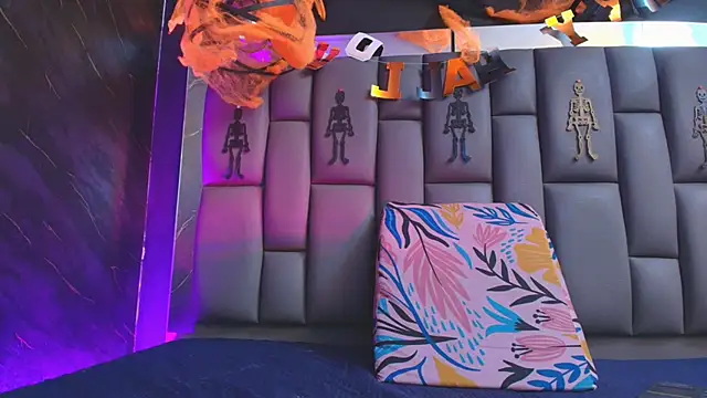 Snapshot of kissme_luna chatting on 1, 11, 2025 kissme luna online show from 1, 11, 2025