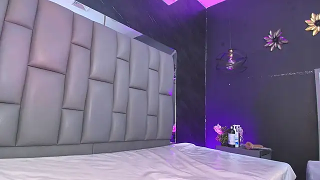 Snapshot of kissme_luna chatting on 14, 11, 2025 kissme luna online show from 14, 11, 2025