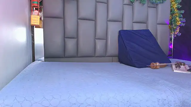 Snapshot of kissme_luna chatting on 3, 12, 2025 kissme luna online show from 3, 12, 2025