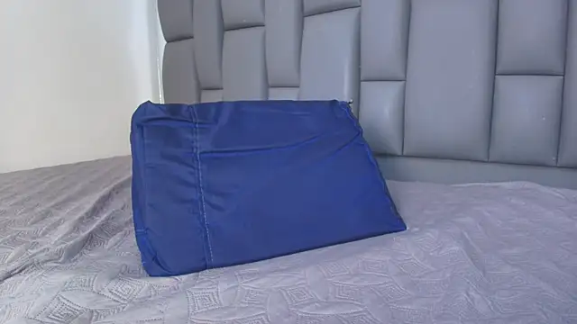 Snapshot of kissme_luna chatting on 13, 1, 2026 kissme luna online show from 13, 1, 2026