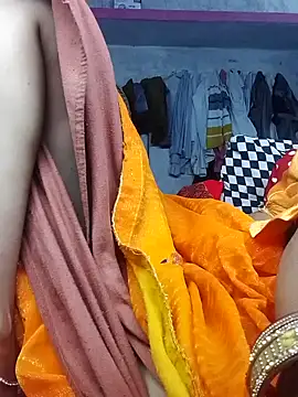 Snapshot of Aasha_devi05 chatting on 4, 12, 2025 Aasha devi05 online show from 4, 12, 2025