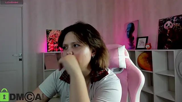 Mila  Cutee online show from 4, 12, 2025