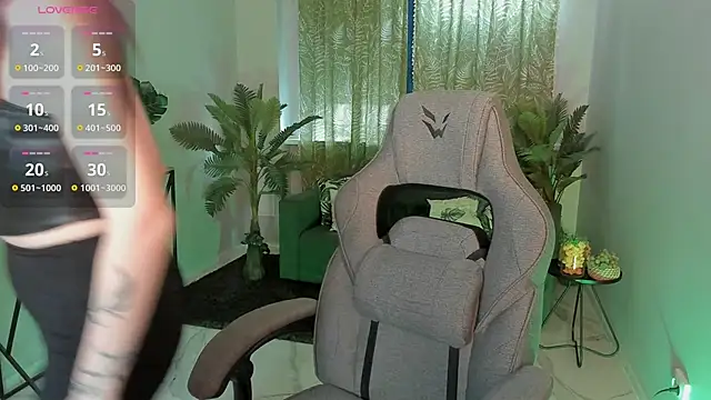 Snapshot of FlexyFox chatting on 12, 11, 2025 FlexyFox online show from 12, 11, 2025