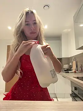 SexySaraxxoo online show from 3, 12, 2025