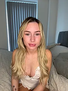 SexySaraxxoo online show from 13, 3, 2026