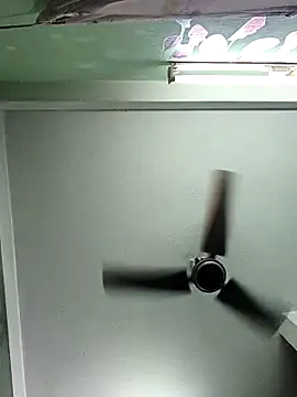 Snapshot of cuteeepriya chatting on 26, 10, 2025 cuteeepriya online show from 26, 10, 2025