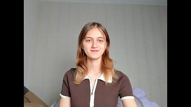 Snapshot of dreamy_pollyyy chatting on 19, 10, 2025 dreamy pollyyy online show from 19, 10, 2025