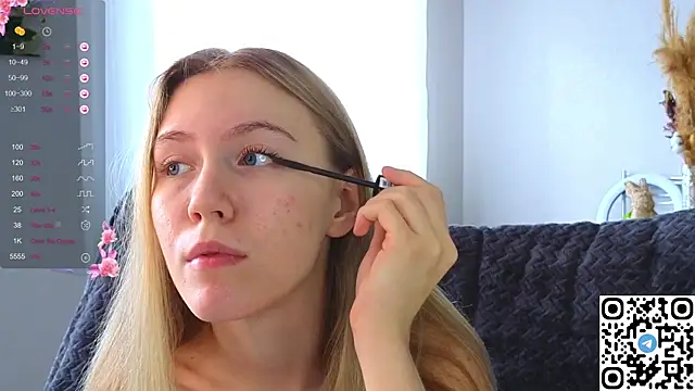 Snapshot of Succubelle chatting on 26, 10, 2025 Succubelle online show from 26, 10, 2025