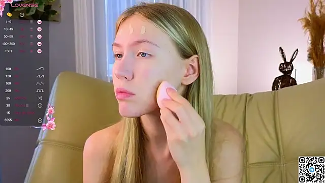 Snapshot of Succubelle chatting on 12, 11, 2025 Succubelle online show from 12, 11, 2025