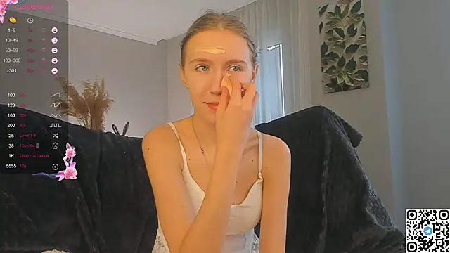 Snapshot of Succubelle chatting on 17, 11, 2025 Succubelle online show from 17, 11, 2025