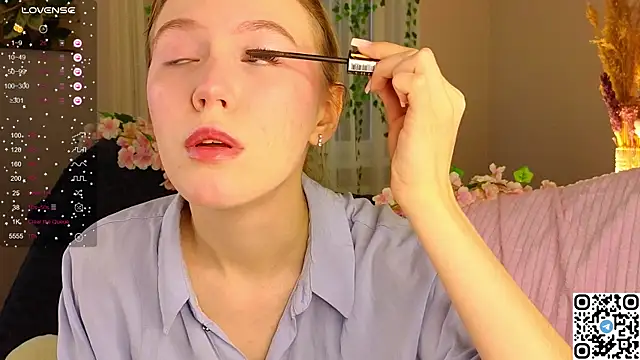 Snapshot of Succubelle chatting on 5, 12, 2025 Succubelle online show from 5, 12, 2025