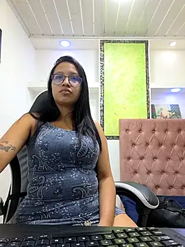 susan mooree online show from 25, 11, 2025