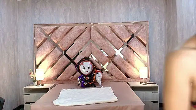 ANABELL BROWN online show from 7, 10, 2025