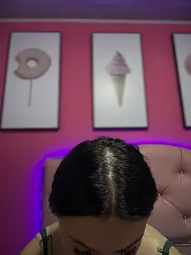 Snapshot of Megaan__More chatting on 14, 11, 2025 Megaan More online show from 14, 11, 2025