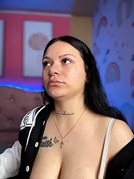 Snapshot of Megaan__More chatting on 28, 11, 2025 Megaan More online show from 28, 11, 2025