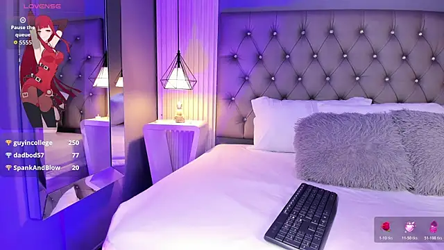 LunaBloomn online show from 21, 11, 2025