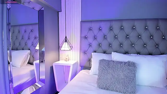 LunaBloomn online show from 10, 1, 2026