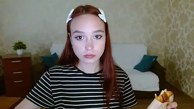 Snapshot of aFoxie chatting on 14, 9, 2025 aFoxie online show from 14, 9, 2025
