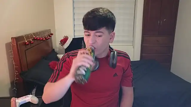 tightncuteass online show from 18, 11, 2025