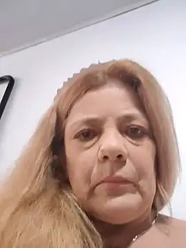 Snapshot of Casandra_Cruz chatting on 4, 10, 2025 Casandra Cruz online show from 4, 10, 2025