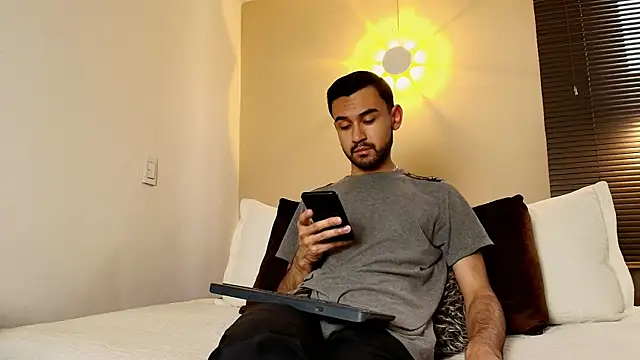 Axel Moon S online show from 29, 11, 2025