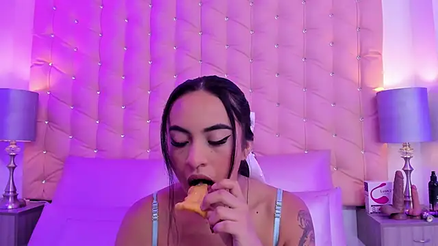 Snapshot of Leslie_Bussh_ chatting on 7, 3, 2026 Leslie Bussh online show from 7, 3, 2026