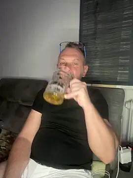 Snapshot of niezlomny75 chatting on 17, 9, 2025 niezlomny75 online show from 17, 9, 2025