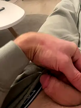 Snapshot of Milike_93 chatting on 17, 10, 2025 Milike 93 online show from 17, 10, 2025