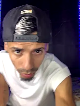 Snapshot of Alexx_1214 chatting on 9, 10, 2025 Alexx 1214 online show from 9, 10, 2025