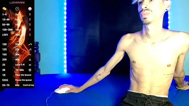 Snapshot of Alexx_1214 chatting on 16, 11, 2025 Alexx 1214 online show from 16, 11, 2025