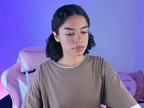 Snapshot of maddy_parker__ chatting on 21, 11, 2025 maddy parker online show from 21, 11, 2025