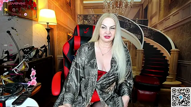 Snapshot of Nina_Devillle chatting on 20, 6, 2026 Nina Devillle online show from 20, 6, 2026
