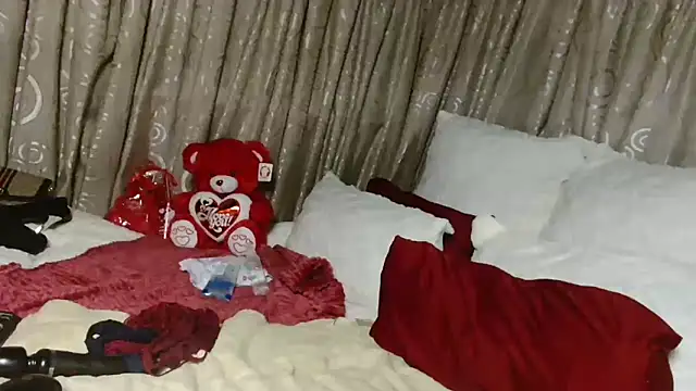 Snapshot of Bustyboobs02xx chatting on 4, 2, 2026 Bustyboobs02xx online show from 4, 2, 2026