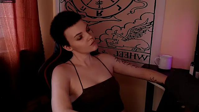 Snapshot of KrisNeal chatting on 5, 4, 2026 KrisNeal online show from 5, 4, 2026