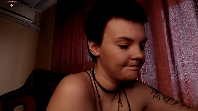 Snapshot of KrisNeal chatting on 8, 4, 2026 KrisNeal online show from 8, 4, 2026