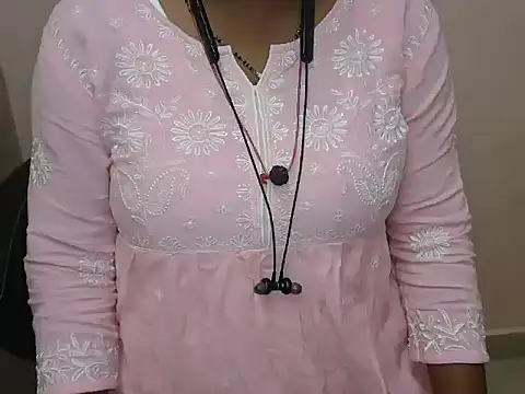 Snapshot of bold_naina chatting on 8, 11, 2025 bold naina online show from 8, 11, 2025