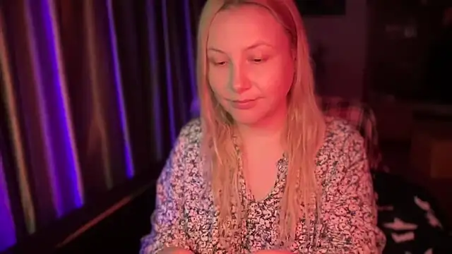 BikiHellena online show from 29, 10, 2025