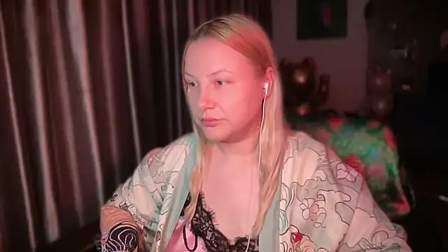 BikiHellena online show from 15, 7, 2026