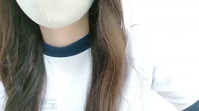 Snapshot of _Mia_land_ chatting on 27, 10, 2025  Mia land  online show from 27, 10, 2025