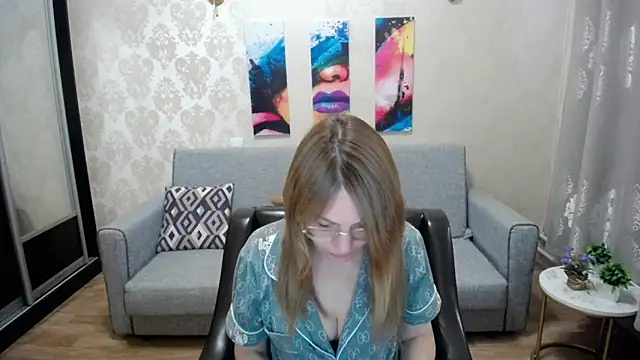 shy hot cat online show from 17, 10, 2025