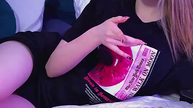 Snapshot of LexiBookwell chatting on 12, 3, 2026 LexiBookwell online show from 12, 3, 2026