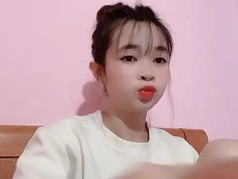 Snapshot of Suna7383 chatting on 30, 9, 2025 Suna7383 online show from 30, 9, 2025