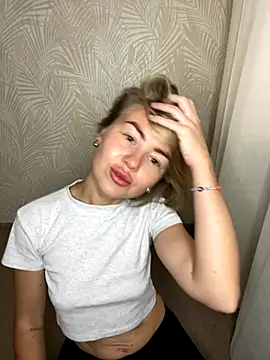 MartaLuna  online show from 27, 9, 2025