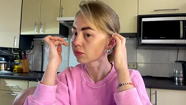 Snapshot of MartaLuna_ chatting on 26, 5, 2026 MartaLuna online show from 26, 5, 2026