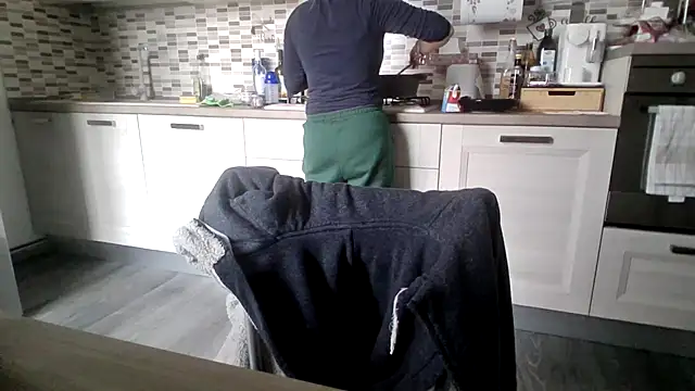 Snapshot of Camaleontica chatting on 31, 10, 2025 Camaleontica online show from 31, 10, 2025