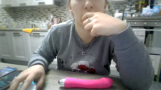 Snapshot of Camaleontica chatting on 16, 12, 2025 Camaleontica online show from 16, 12, 2025