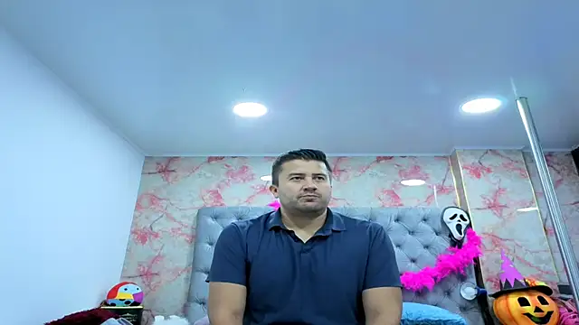 Snapshot of TonnyMorenoo chatting on 28, 10, 2025 TonnyMorenoo online show from 28, 10, 2025