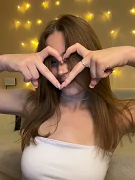 Elizabeth Tay online show from 5, 10, 2025