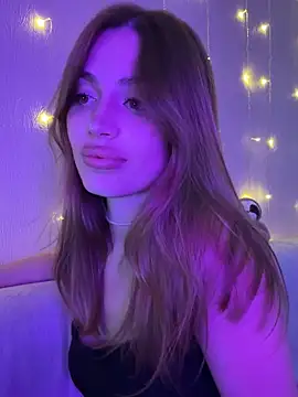 Elizabeth Tay online show from 19, 10, 2025