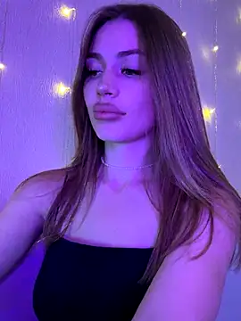 Elizabeth Tay online show from 6, 11, 2025